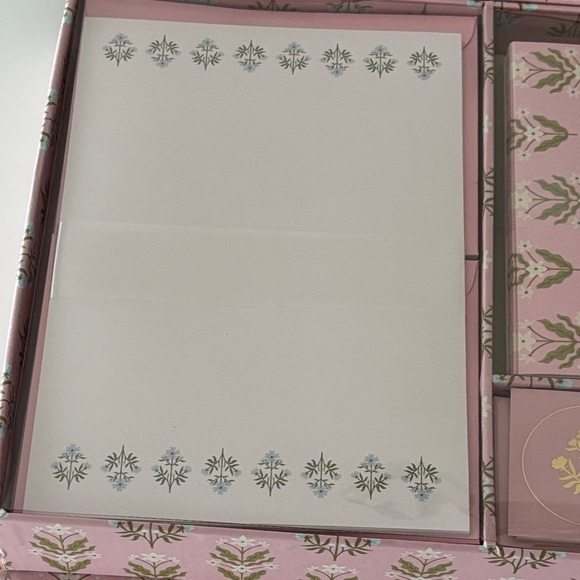 Fringe Charleston Floral Stationery Writing Set - Picture 6 of 13